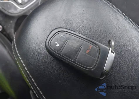 2020 Jeep Cherokee Latitude Plus 4X4 from USA, damaged, VIN 1C4PJMLBXLD537357